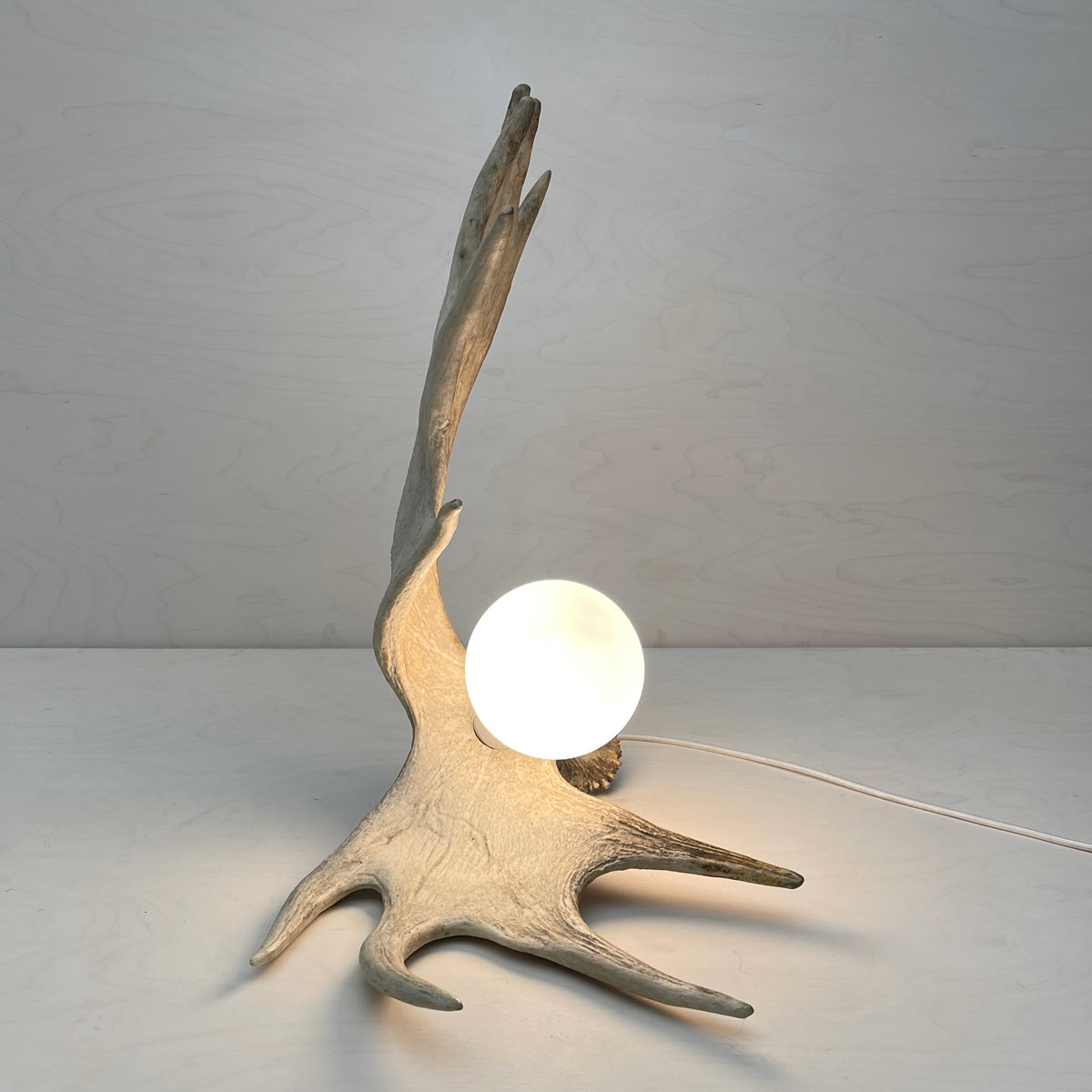Moose Antler Lamp - Natural – Farmhaus + Co